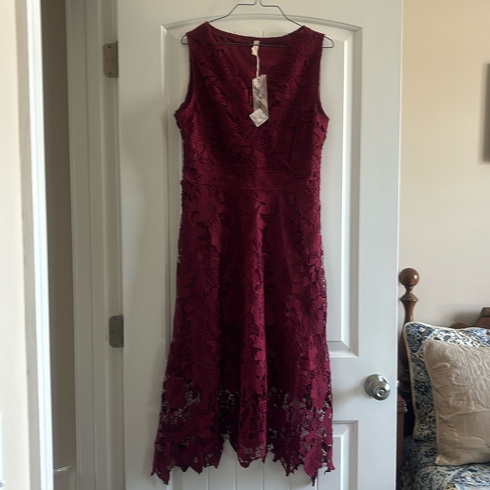 Kimilily - burgundy lace, floral, midi, asymmetrical hem. Size Lg